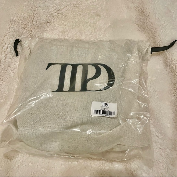 Taylor Swift TTPD Black Purse - Chic and Stylish Accessory - Picture 8 of 9